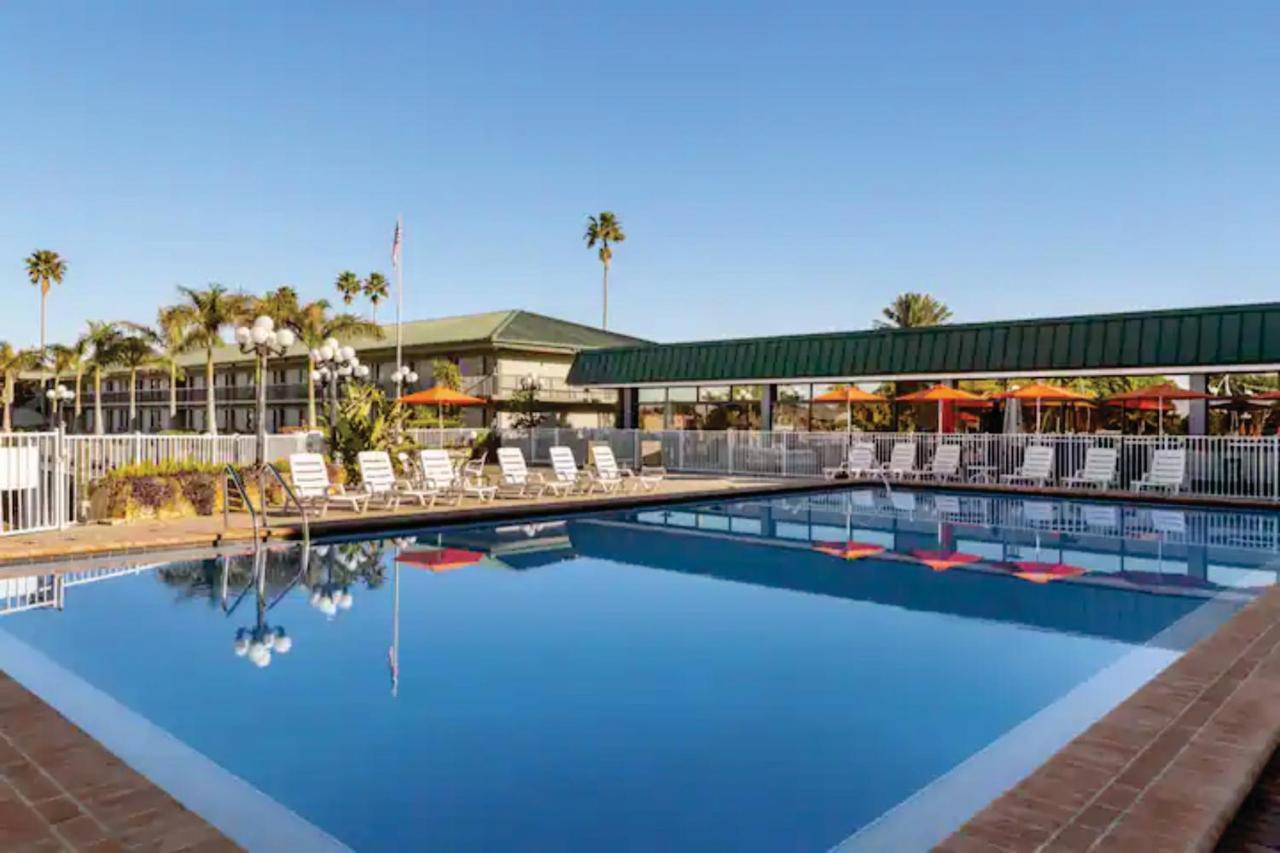 Getaway At The Marina Aparthotel South Bradenton Екстериор снимка