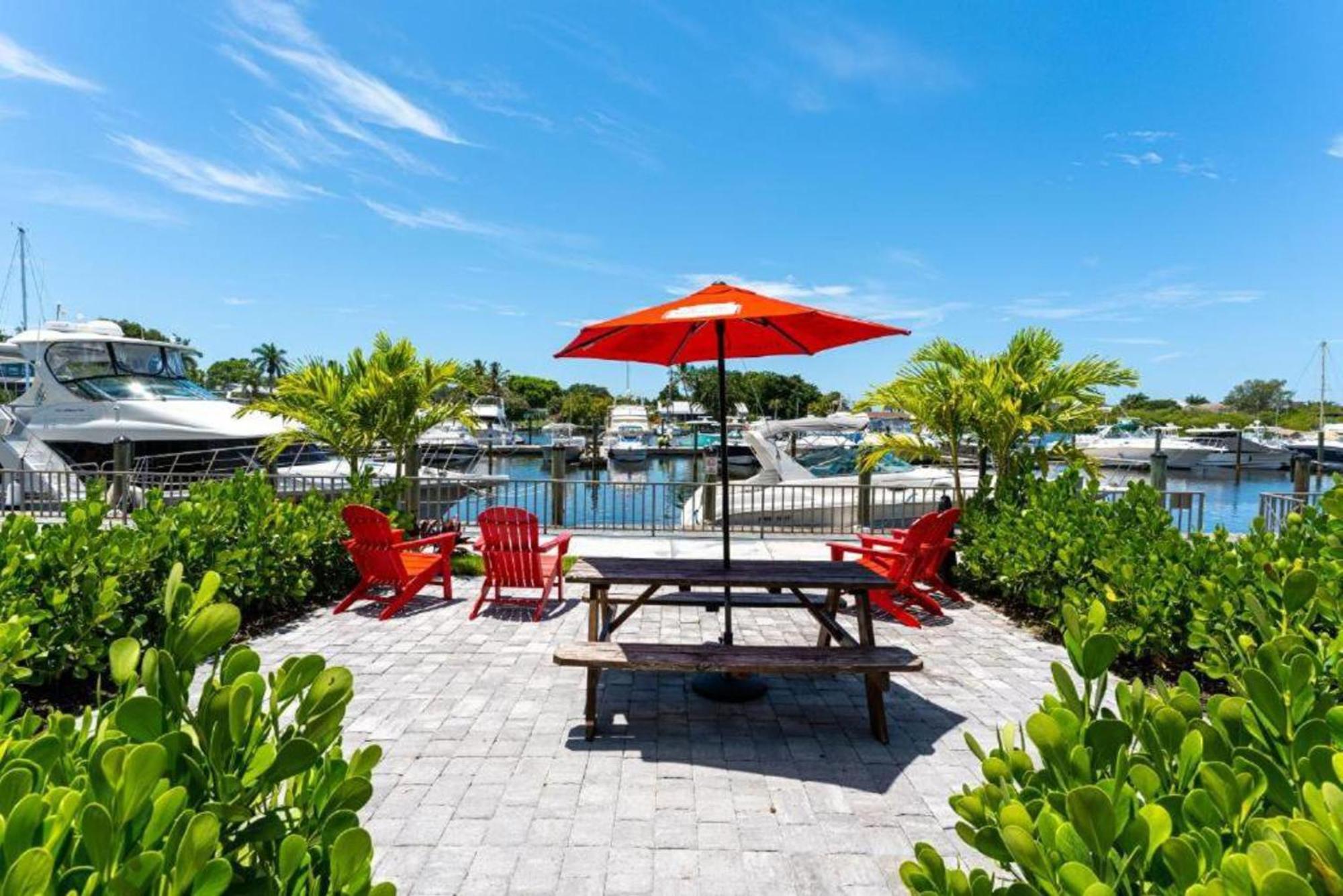 Getaway At The Marina Aparthotel South Bradenton Екстериор снимка