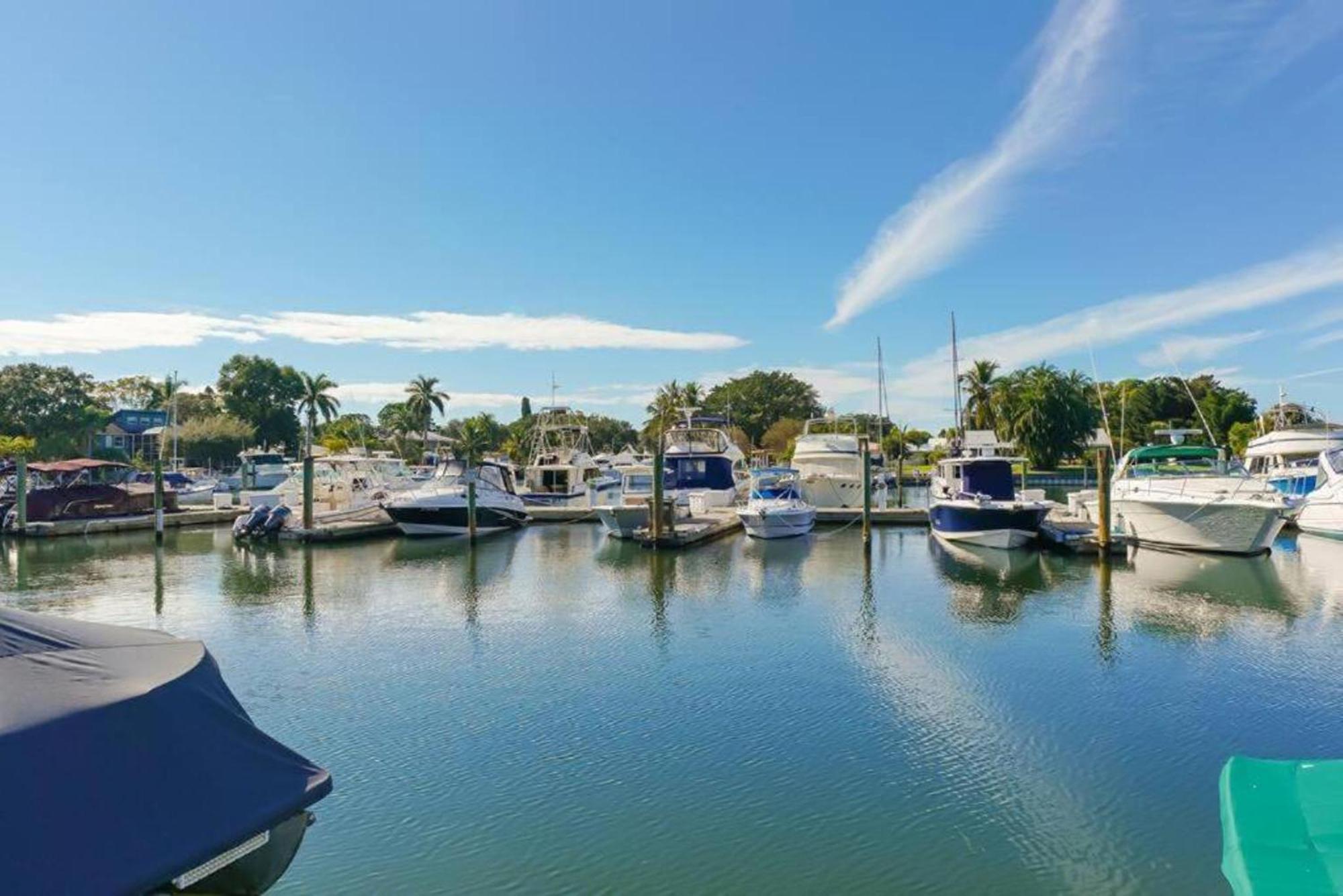 Getaway At The Marina Aparthotel South Bradenton Екстериор снимка